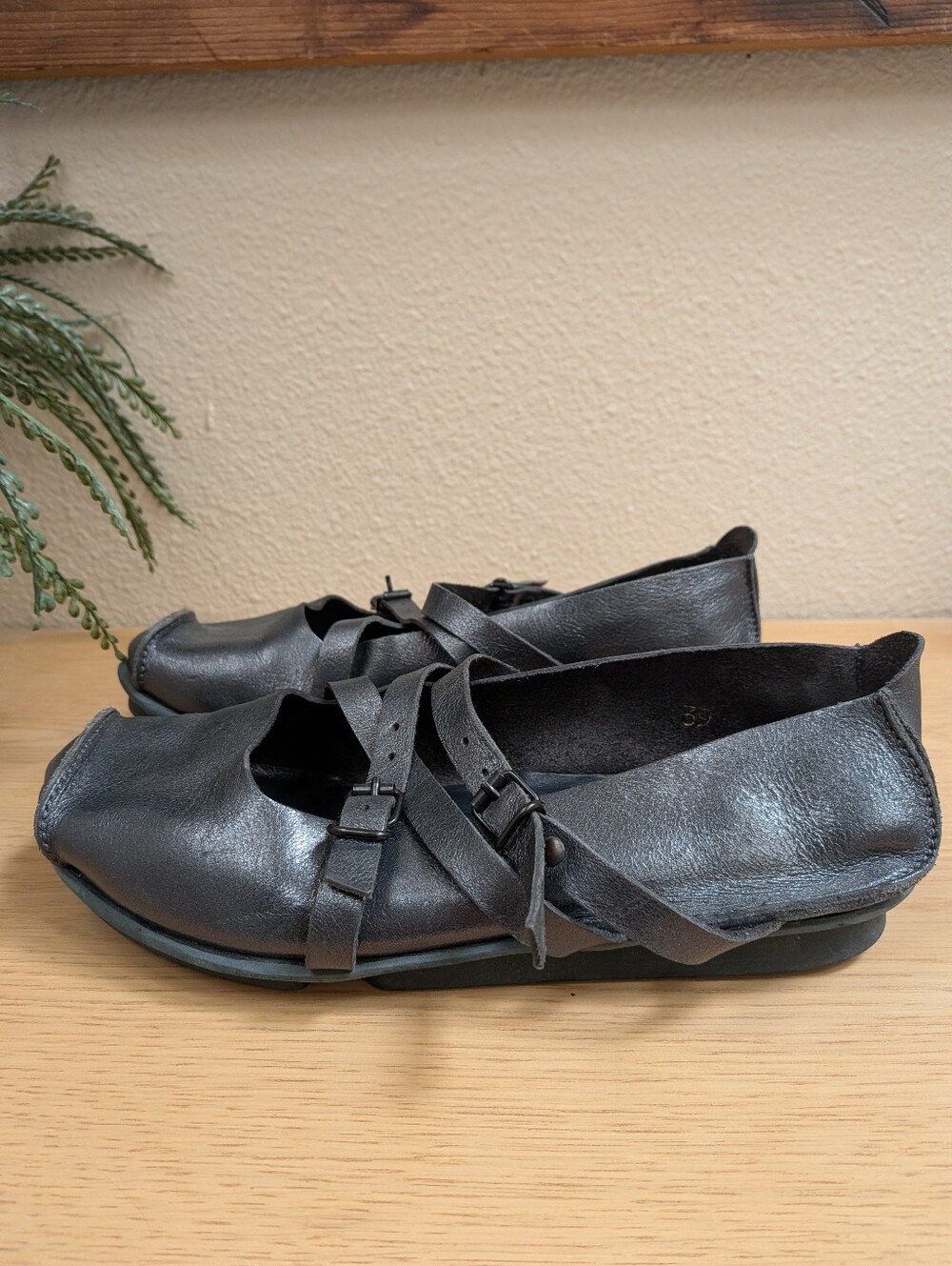 Trippen Travel Metallic Blue Leather Strap Flats Shoes EU 39 US 8 Lagenlook - Picture 5 of 15
